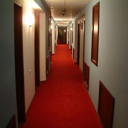 Hotel Sud Giurgiu Екстер'єр фото