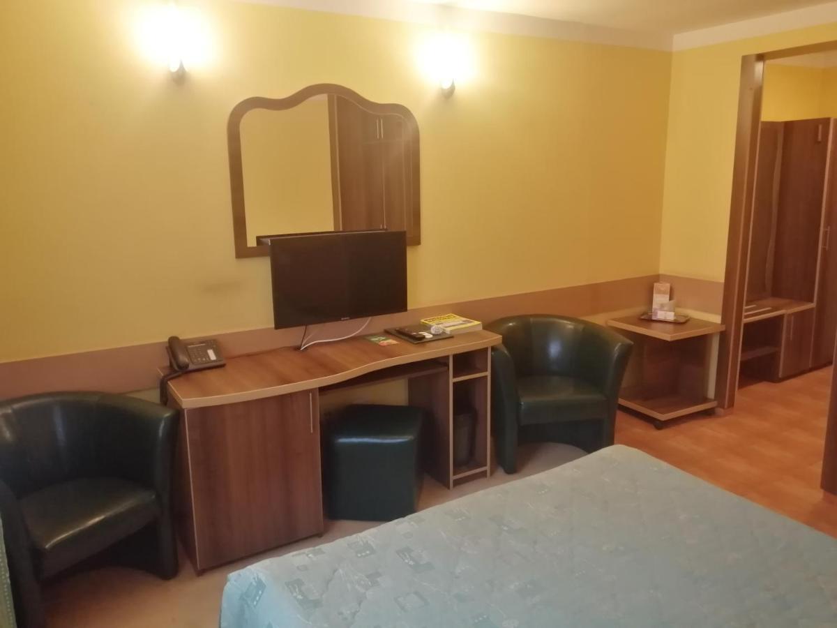 Hotel Sud Giurgiu Екстер'єр фото