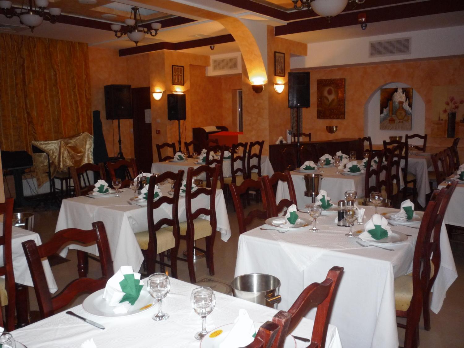 Hotel Sud Giurgiu Екстер'єр фото