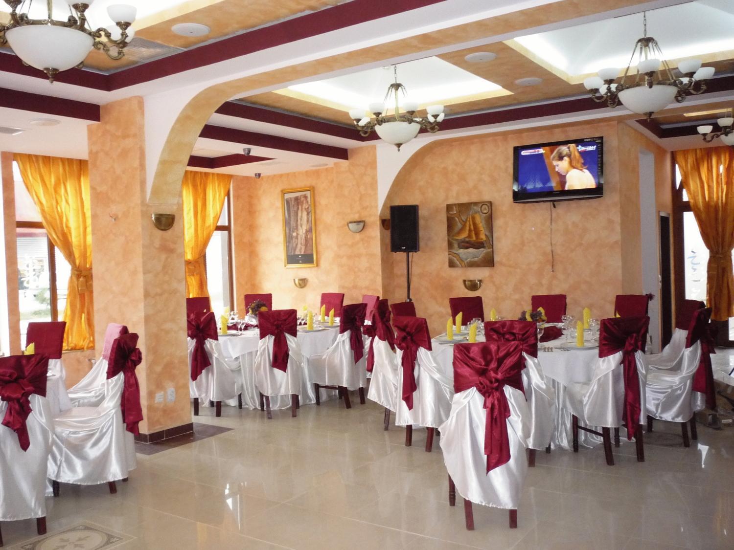 Hotel Sud Giurgiu Екстер'єр фото