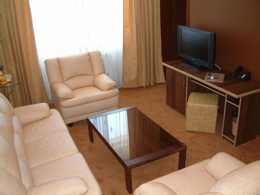 Hotel Sud Giurgiu Екстер'єр фото