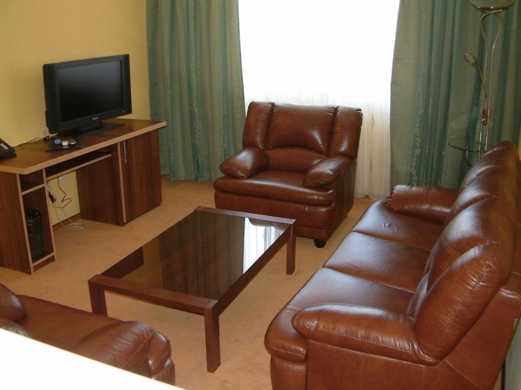 Hotel Sud Giurgiu Екстер'єр фото