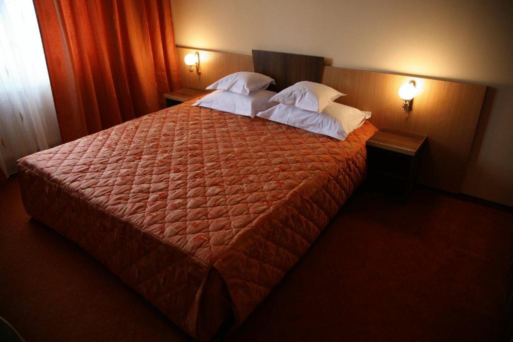 Hotel Sud Giurgiu Екстер'єр фото
