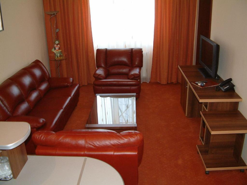Hotel Sud Giurgiu Екстер'єр фото