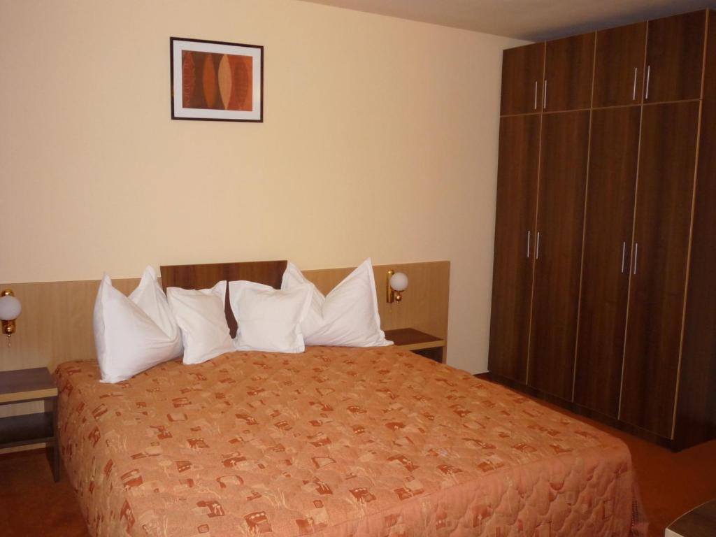 Hotel Sud Giurgiu Екстер'єр фото